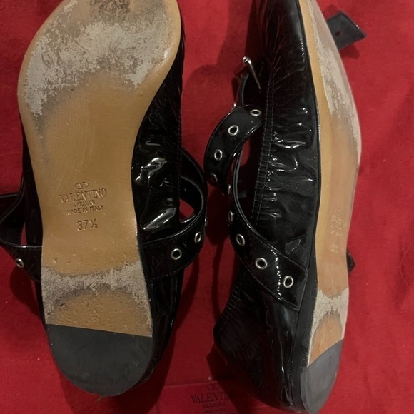 Valentino Garavani Love Latch Black Bandage Pointed Toe Flats sz 7.5 - Picture 5 of 5